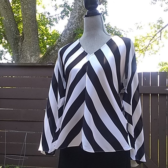 I-N-C International concepts top - Picture 2 of 3